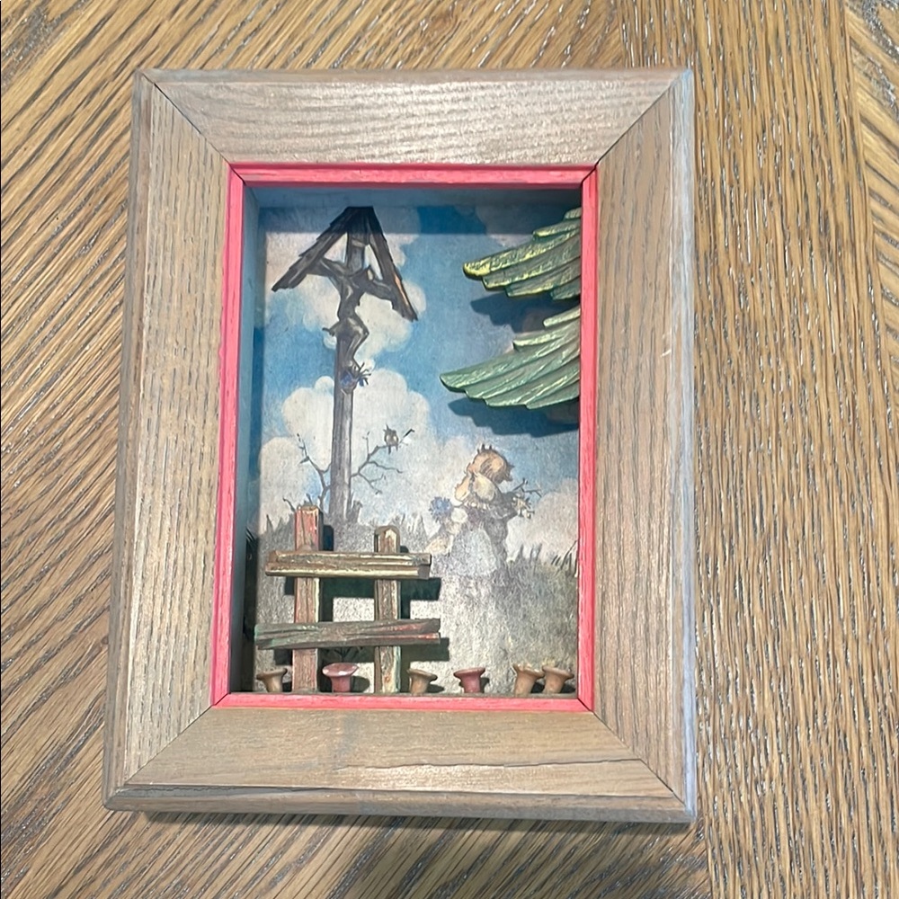 Hummel Wall Decor with Wooden Frame - Multicolor